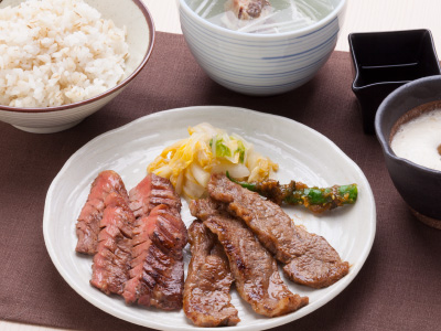 牛たんと牛カルビの定食